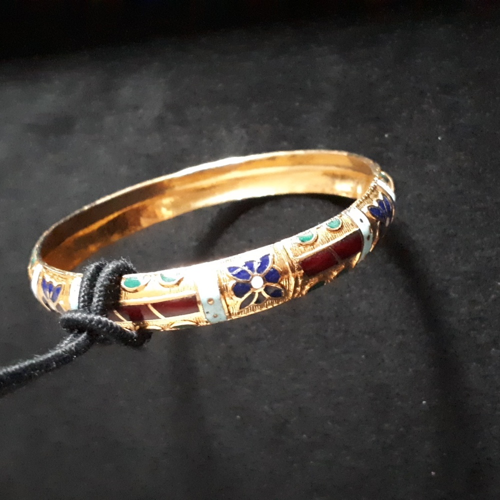 Elegant Gold tone Bangle Bracelet with Colourful Inset Enamel - Picture 5 of 7